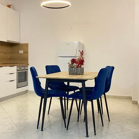 Ina Apartment